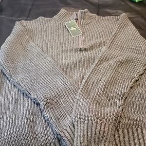 G  H. Bass Company mens charcoal Grey sweater